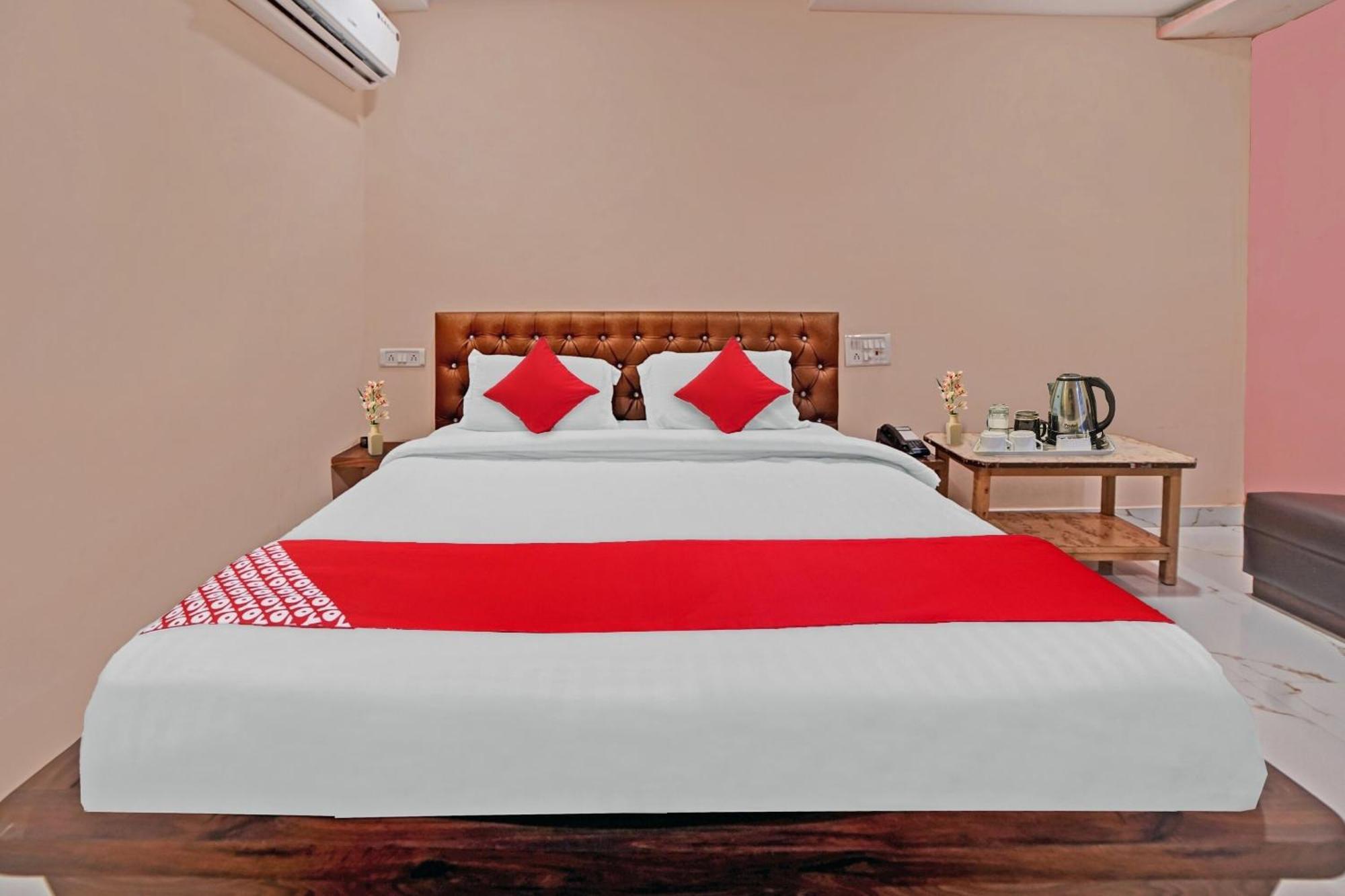 Rāipur Hotel O Sandeep מראה חיצוני תמונה